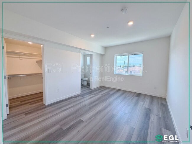 10505 Hawthorne