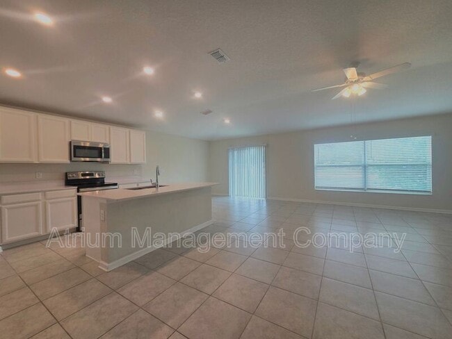 Photo - 327 Macarthur St