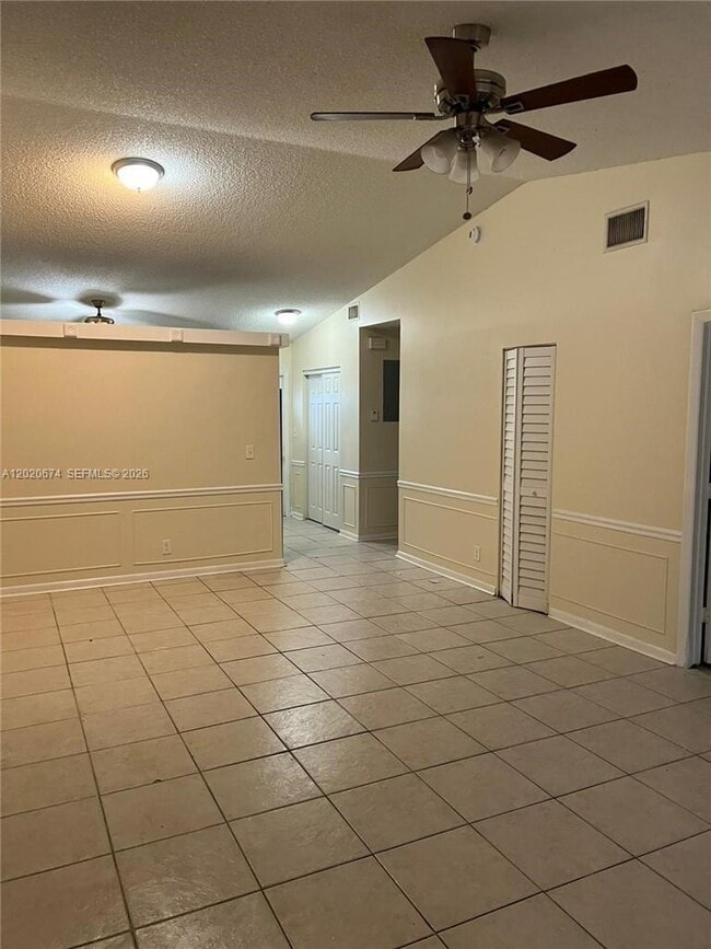 Photo - 551 NW 46th St