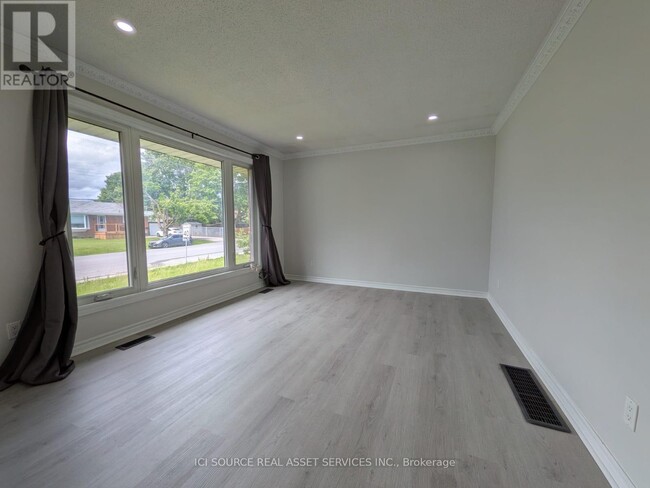 Photo - 21 Parkdale Dr Unit A - Upper