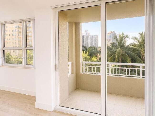 19501 W Country Club Dr Unit 408