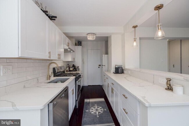 Photo - 4201 Cathedral Ave NW Apartment Unit 620E
