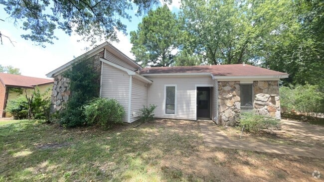 Building Photo - 4 Success is now offering this spacious 3 ... Rental