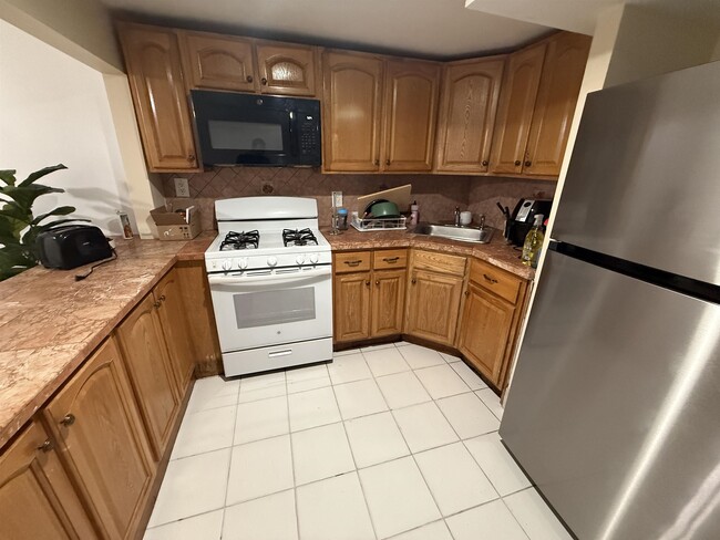 619 38th St Unit Ground Level