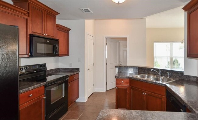 Photo - 412 Promenade Dr SW