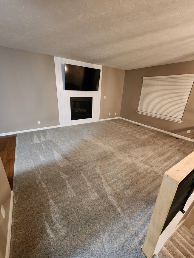 Photo - 5716 Hascall St