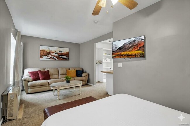 Photo - 125 Whitney Pl