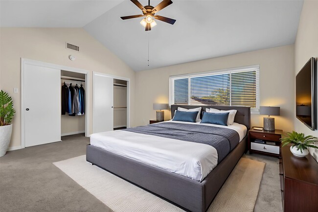 Photo - 2086 Augusta Dr