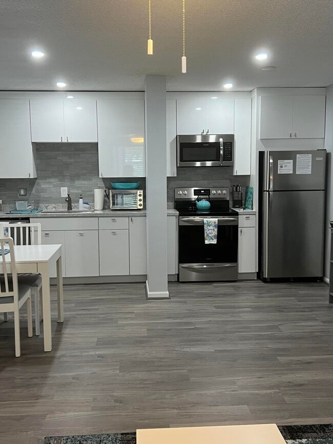 Photo - 2271 NE 68th St Unidad 2022