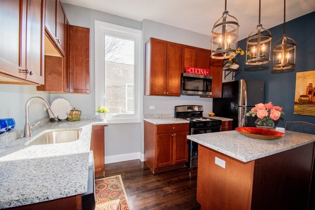 Photo - 518 Troy N St Unidad 2