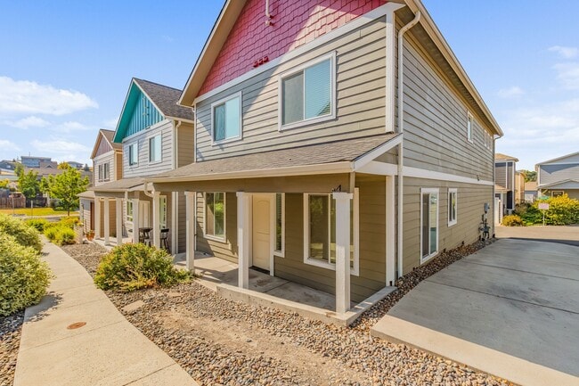 1006 Pendulum Lane