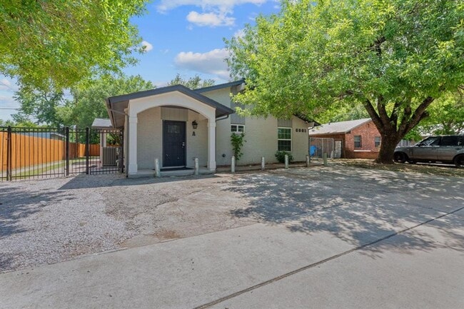 Photo - 6001 Jain Ln Unidad A