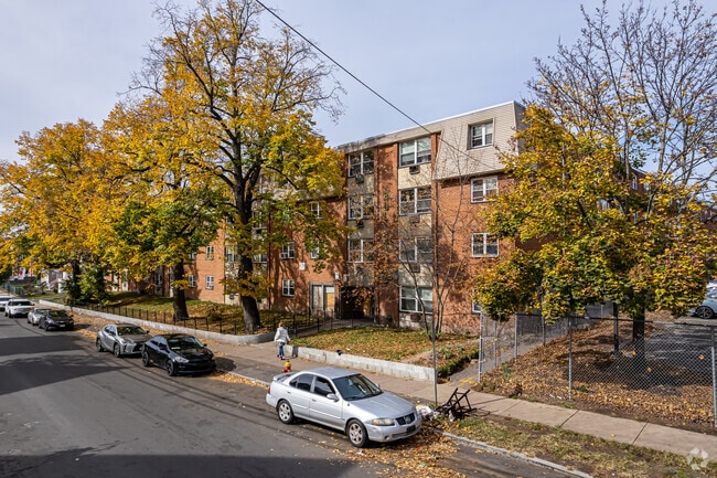 22 ELLIOTT ST