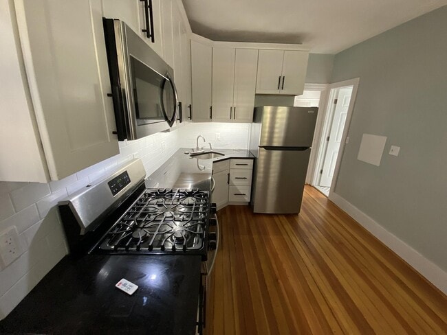 Building Photo - 7 Bay State Ave Unit 1