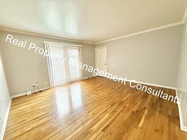 Photo - Kansas City midtown living 1 bed 1 bath home for rent!