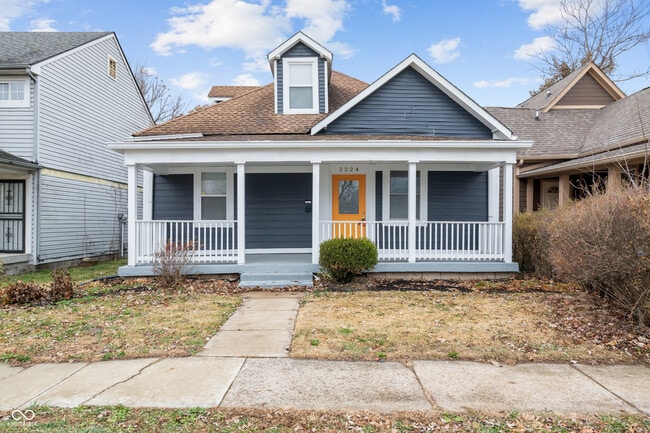 Building Photo - 2224 N Kenwood Ave