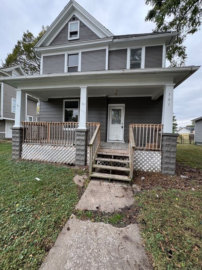 Building Photo - 3 bedroom 1 bath house in Davenport