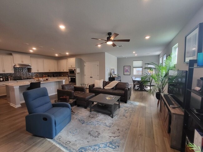 Photo - 108 Blue Hibiscus Dr