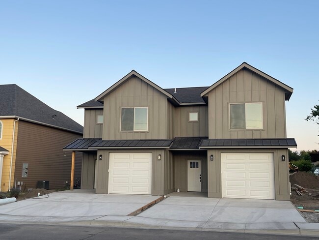Building Photo - 1502 SE Landen Dr Rental