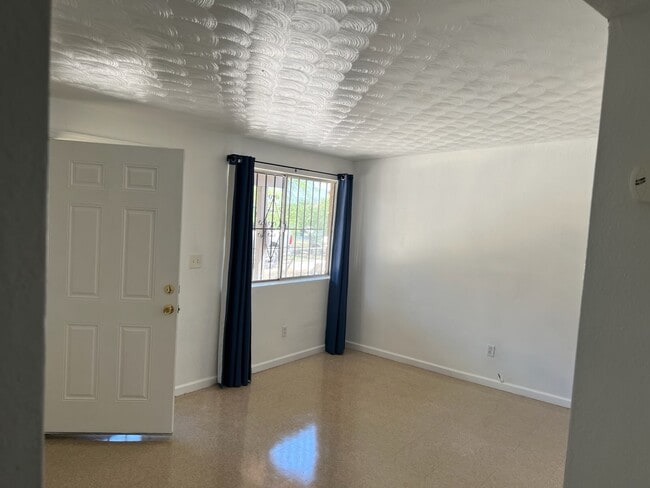 Building Photo - 131 N Palomas Ave Rental