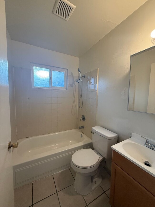 Photo - 730-734Hemlock st Unidad 732 Hemlock St