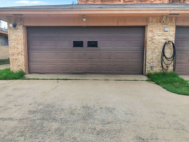 Photo - Great 2 Story Duplex