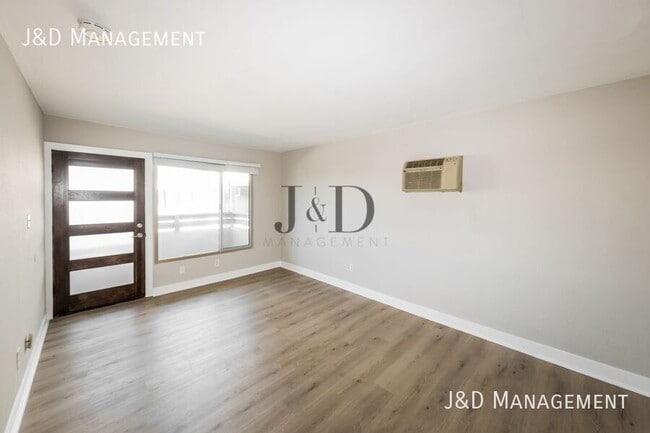 Building Photo - 6245 Stanley Ave Unit N