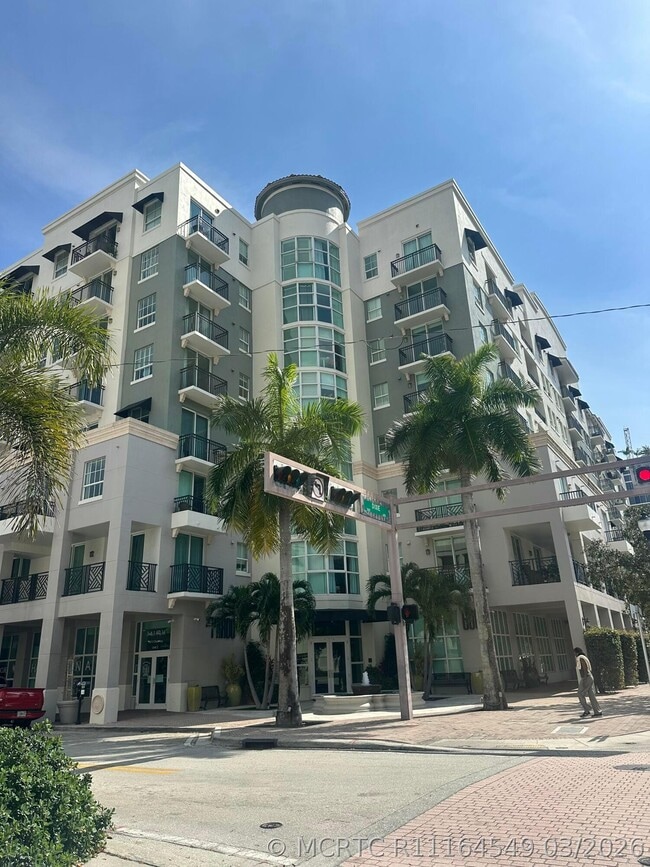 Building Photo - 600 S Dixie Hwy Unit 407
