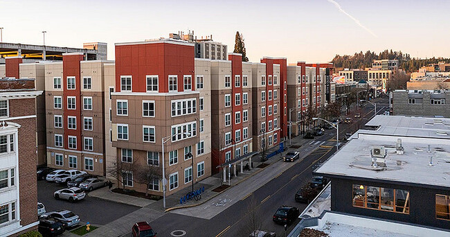 Exterior-01-13th-and-Olive-Eugene-OR - 13th & Olive Apartments