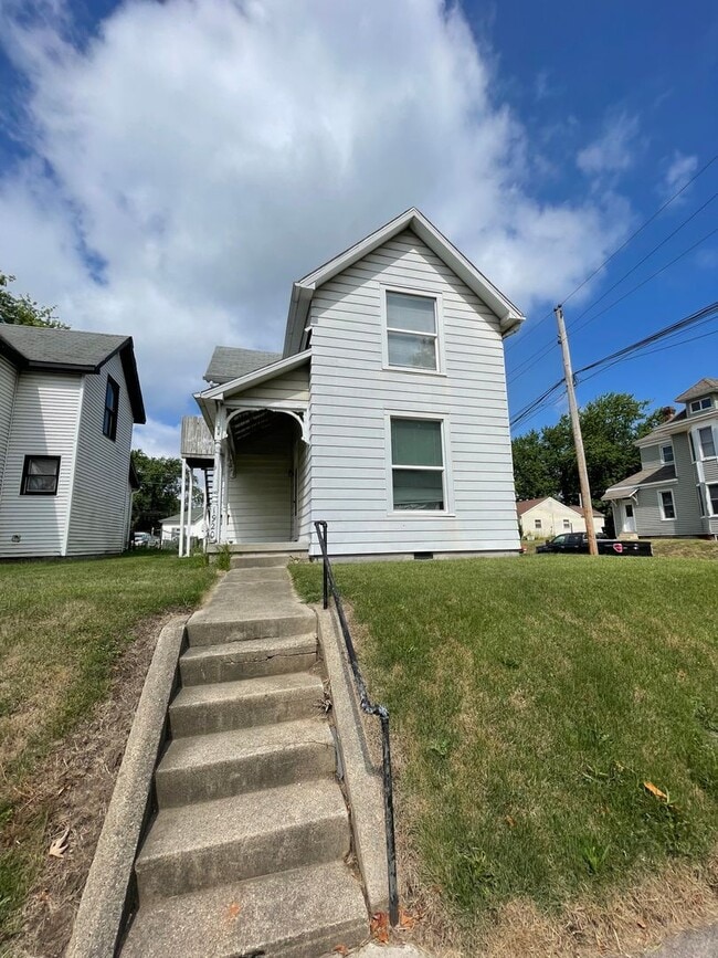 Building Photo - 1920 N 15th St Unit 1920 1/2 Rental