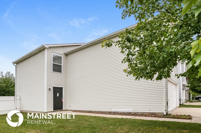 Photo - 2242 Collins Way