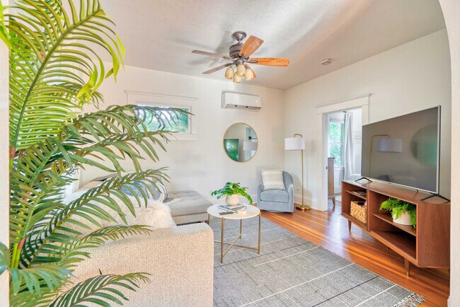 Photo - 4500 NE Garfield Ave. Unidad ID1309870P