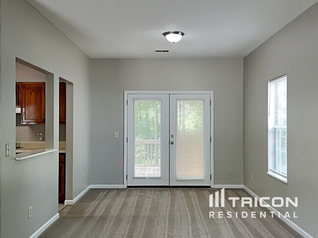 Photo - 627 Rapids Rd