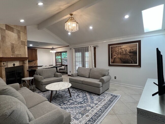 Photo - 5 Deerfoot Ct