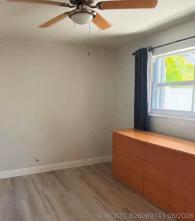 1909 SW 2nd St Unit 1909