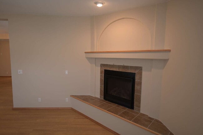 Photo - Large home with 3-car garage- 6 month leas...