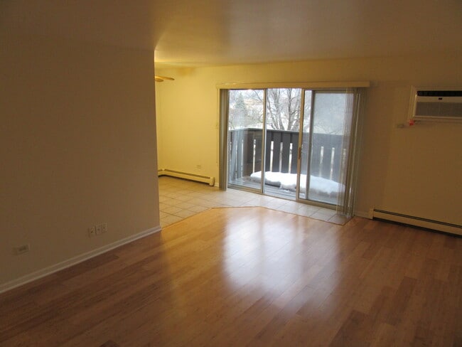 Photo - 135 Pickwick Dr