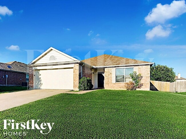 Building Photo - 1600 Shady Shores Dr