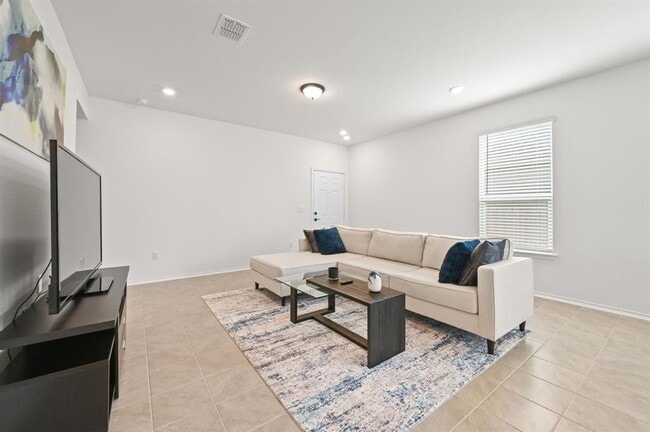 Building Photo - 217 Summit Dr