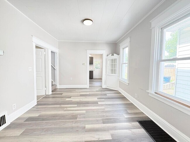 Photo - 2552 Foraker Ave