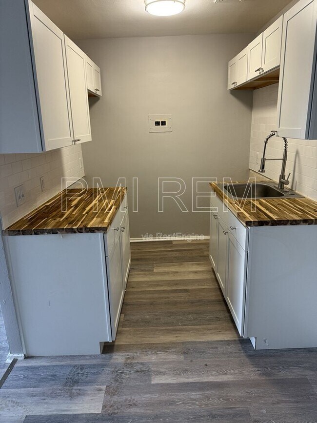 Photo - Creekside Apartments