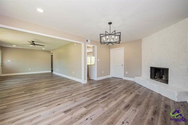 Photo - 401 Feagin Mill Rd