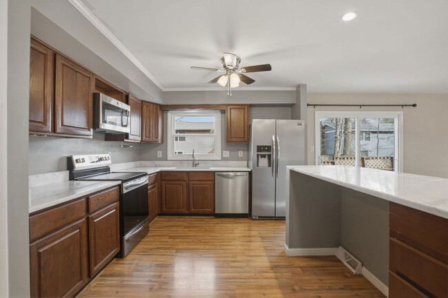 Photo - 21580 Columbia St