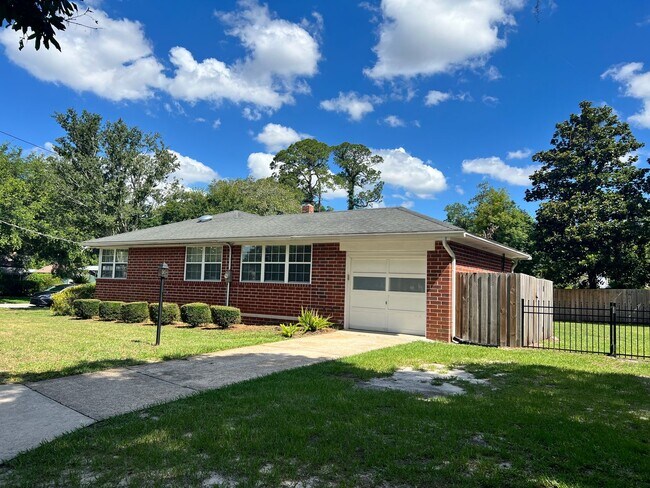 Photo - 1377 Tiber Ave