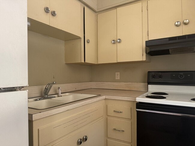 Photo - 318 E Purdon St Unit 318 E Purdon  2