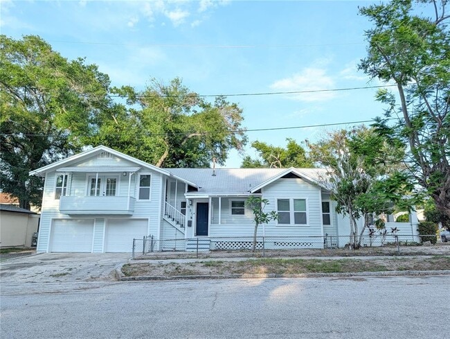 Building Photo - 985 8th Ave S Unit N