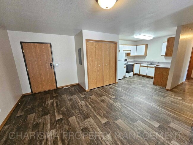 Photo - 340 N Main Ave