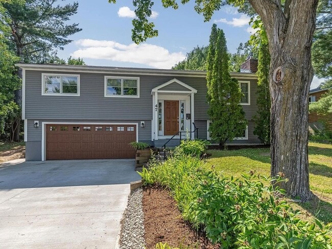 Building Photo - Modern Comfort on East Terrace — Perfect for Families or Professionals