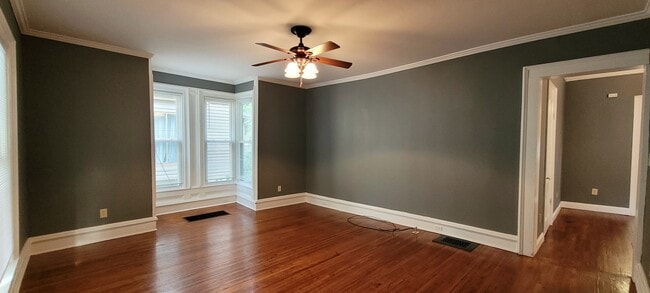 Building Photo - 517 W Gray St Unit A Rental
