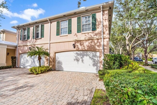 3 Oakland Ct